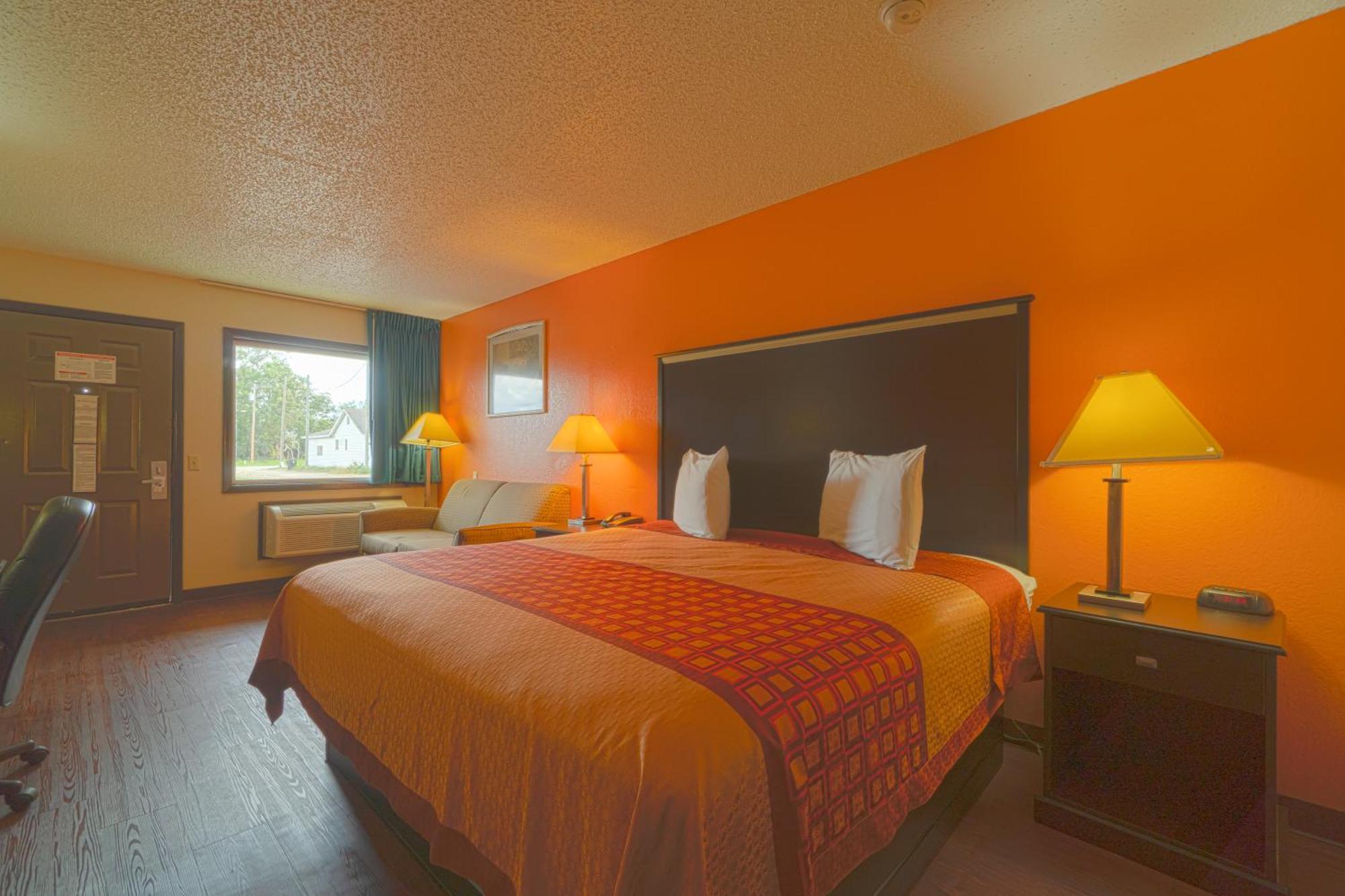 Regency Inn & Suites By Oyo Bay City Tx Exterior foto