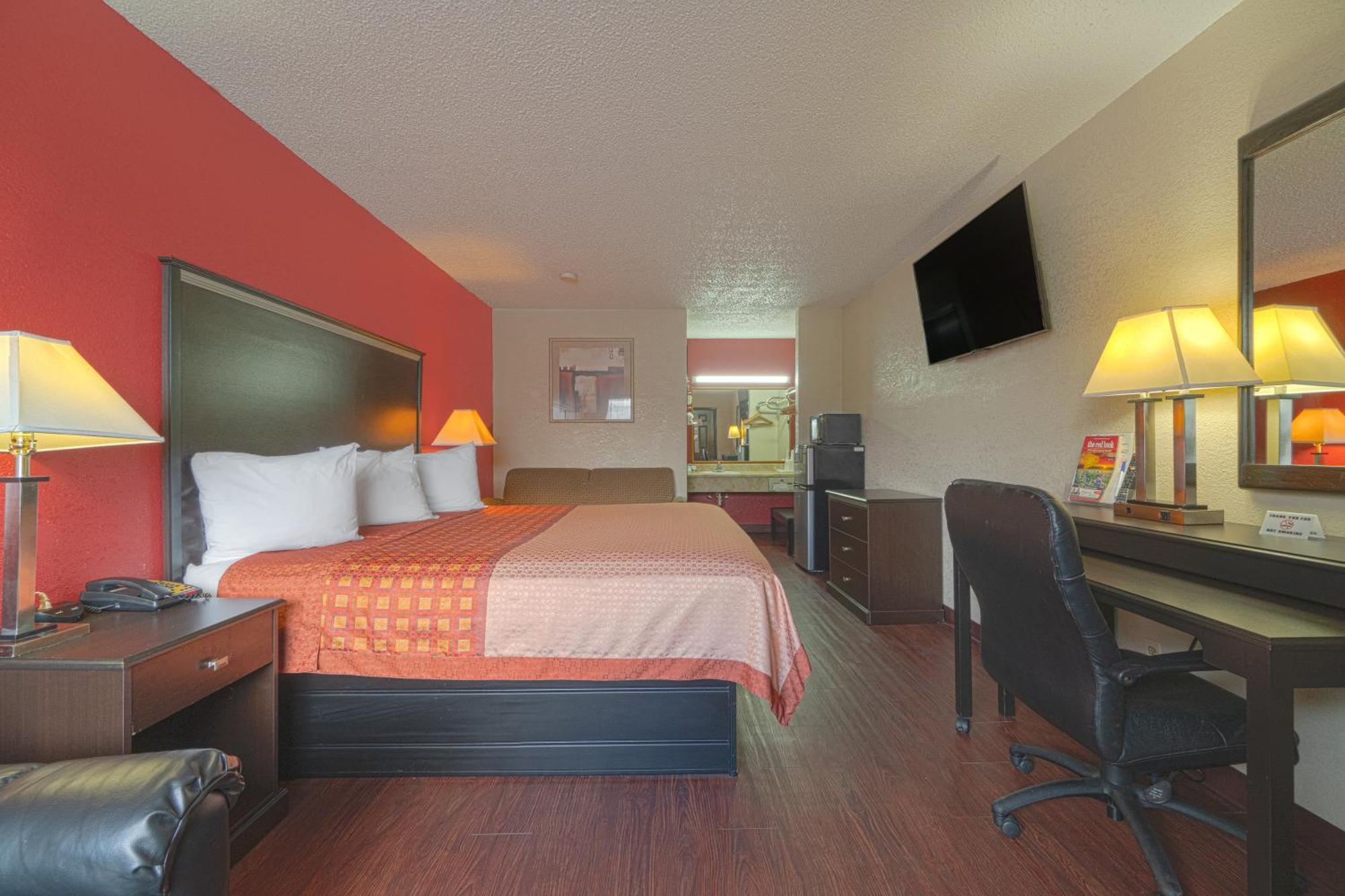 Regency Inn & Suites By Oyo Bay City Tx Exterior foto