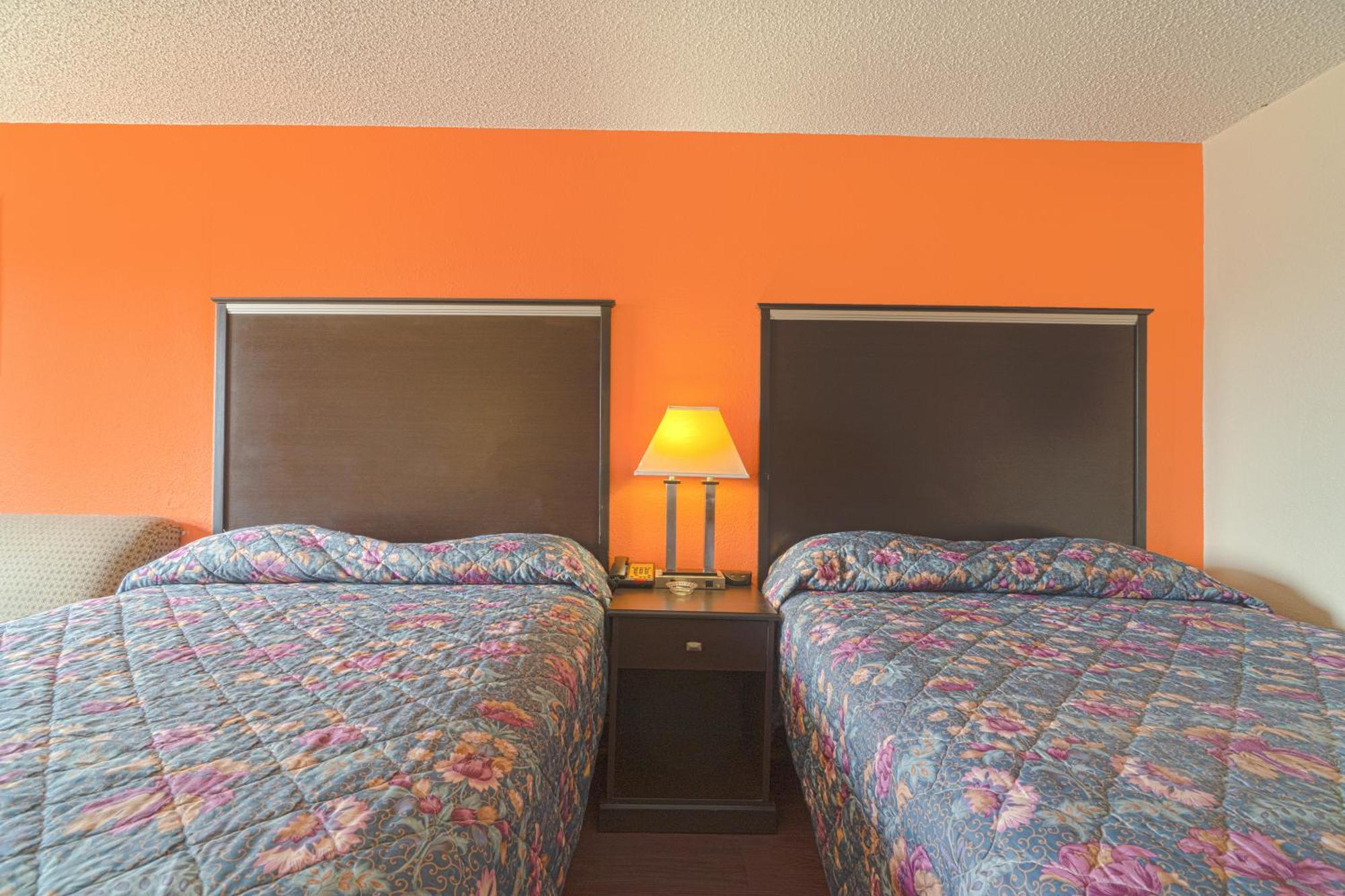 Regency Inn & Suites By Oyo Bay City Tx Exterior foto