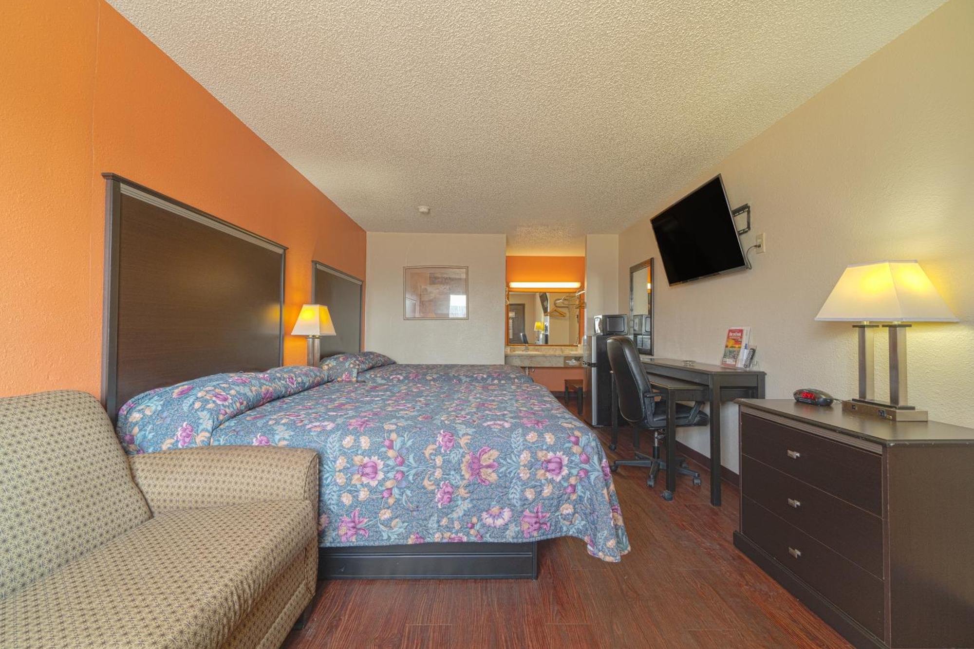Regency Inn & Suites By Oyo Bay City Tx Exterior foto