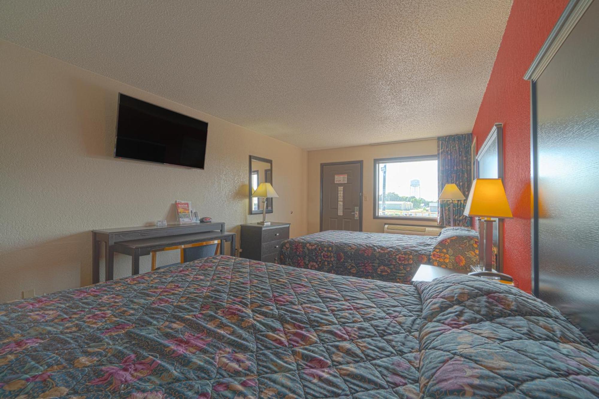 Regency Inn & Suites By Oyo Bay City Tx Exterior foto